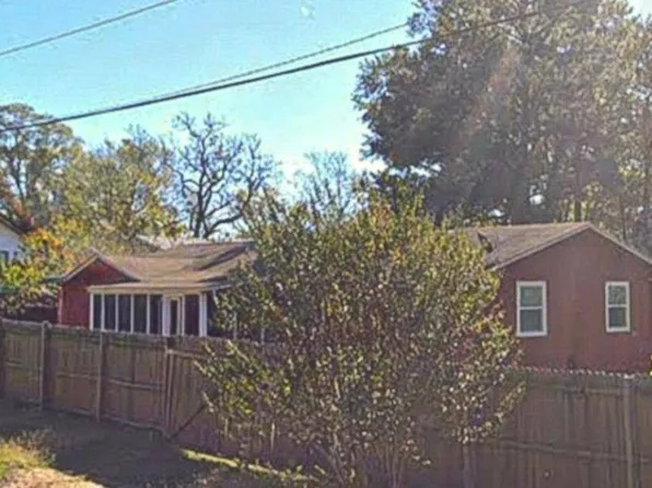 310 E 3rd St, Broken Bow, OK 74728