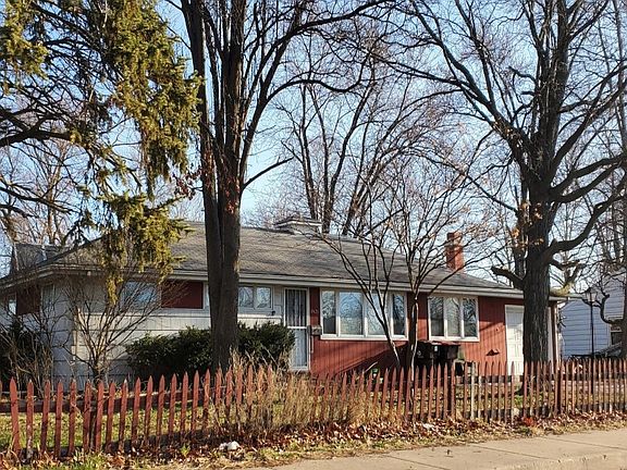 3rd image of 2423 W Gilbert Ave
