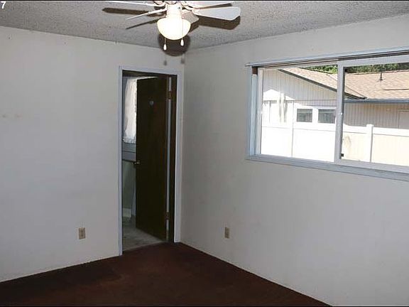 5th image of 6208 NE 103rd Ct