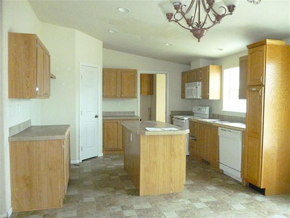 3rd image of 13782 S Cecil Cir