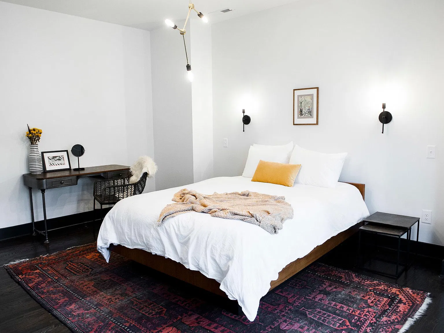 2 bed, 1000 sqft, $3,000 — Photo 3
