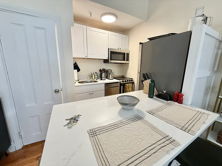 337 Beacon St #5 — Photo 4