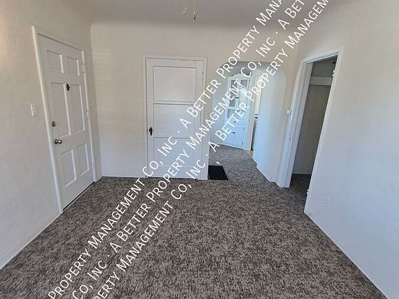 2nd image of 28 W 53rd St