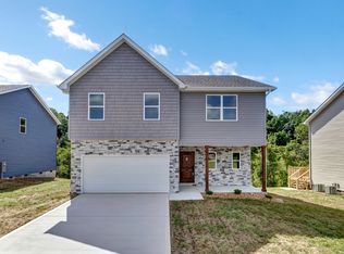 201 Eleanor Davis Dr, Maryville, TN 37804