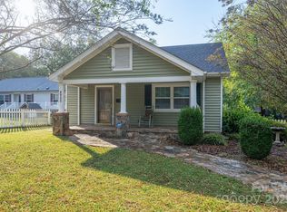 5900 Peach St, Charlotte, NC 28269