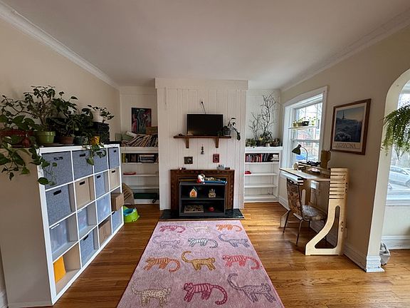2nd image of 4949 N Albany Ave APT 1