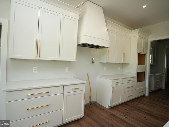 5th image of 23356 Morgan Ct
