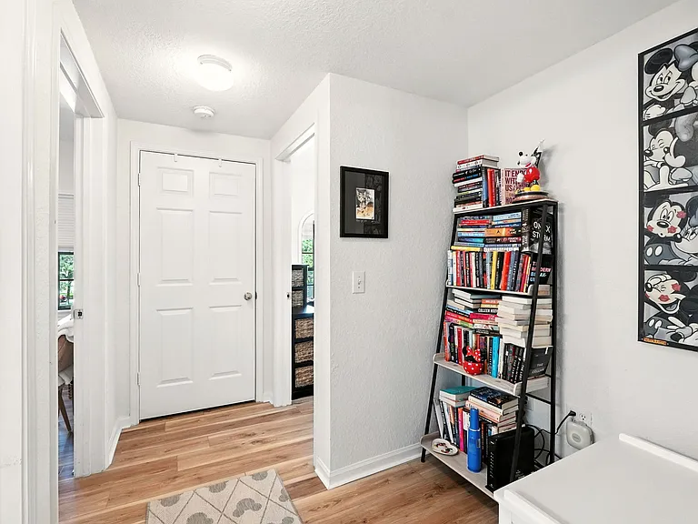 18-web-or-mls-211 Longview Ave 306_18_10212025