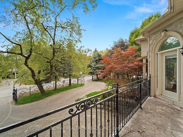 48 Arnold Ave — Photo 38