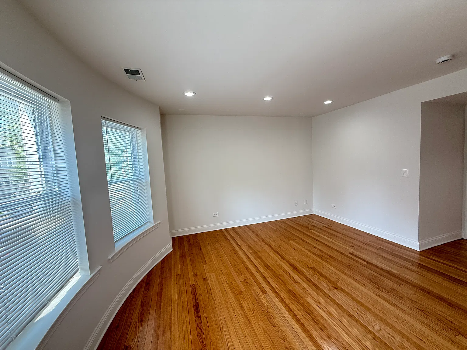 2 bed, 980 sqft, $1,850 — Photo 4