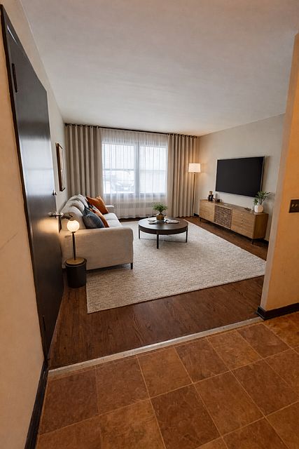 Virtually staged livingroom