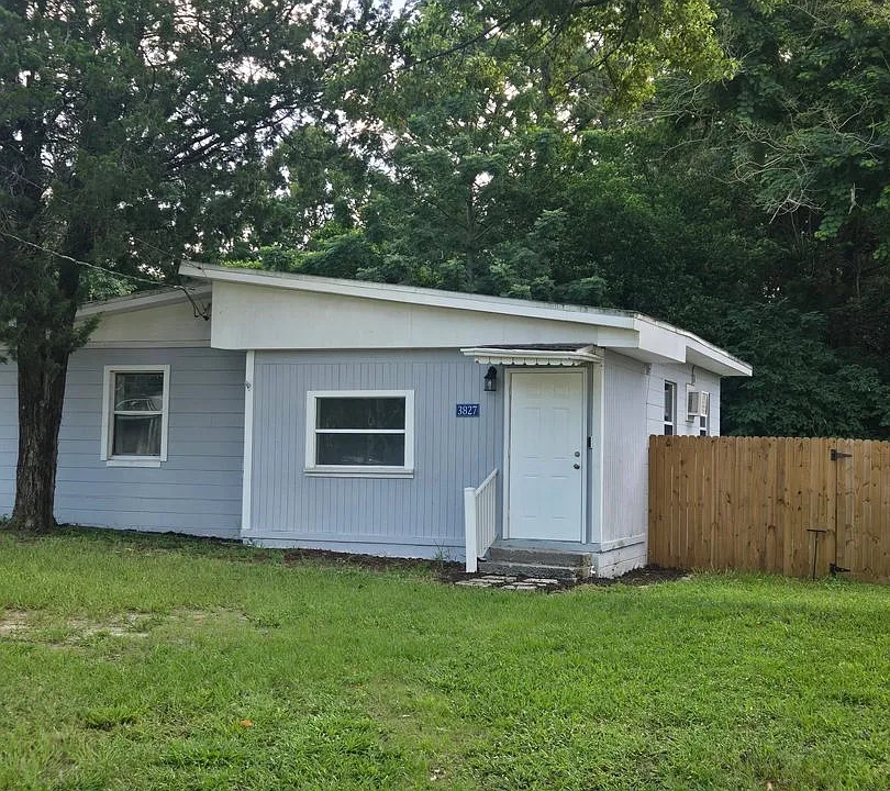 3827 Eve Dr W