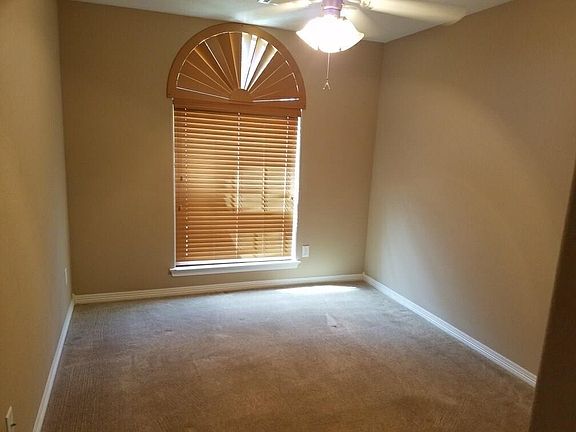 5th image of 4340 Spring Garden Dr