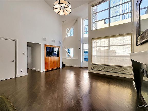 3rd image of 33 Clementina St APT 5
