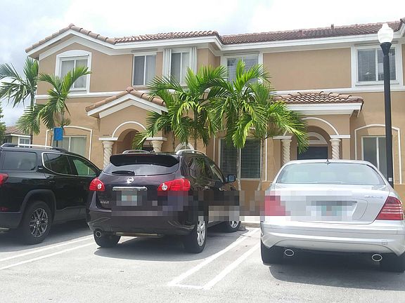 3rd image of 2447 SE 12th St #160