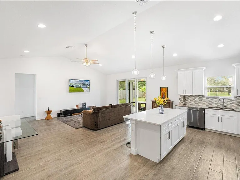 5362 NW Akbar Ter — Photo 15