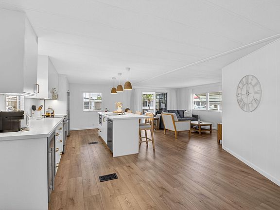 5th image of 53002 Del Rio Bay