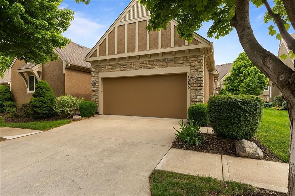 7865 W 156th Pl, Overland Park, KS 66223 | Zillow