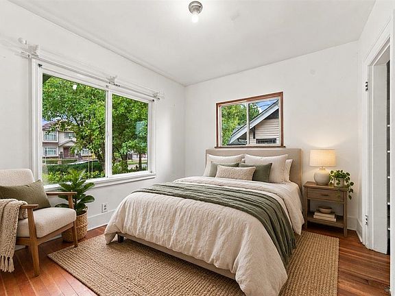 4th image of 446 Kelly St