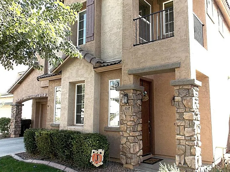 4147 E Fairbanks St — Photo 2