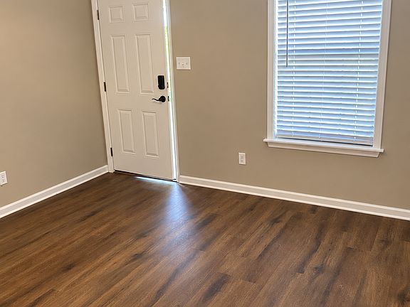 5th image of 407 E Washington St #3
