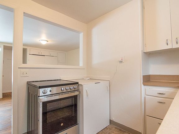 2nd image of 5108-5120 NE Killingsworth St #5114