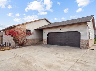 1400 Pinnacle Pl, Waterloo, IA 50701