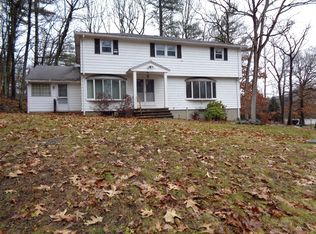 252 Kendall Rd, Tewksbury, MA 01876
