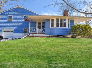 10 Jeanne Pl, East Northport, NY