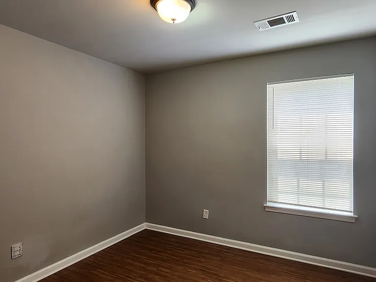 120 Butterfield Xing — Photo 17
