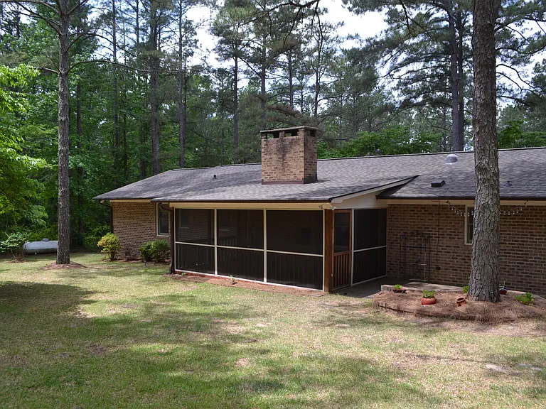 861 Hawthorne Dr — Photo 18