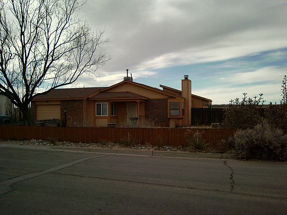 4th image of 462 Apache Loop SW