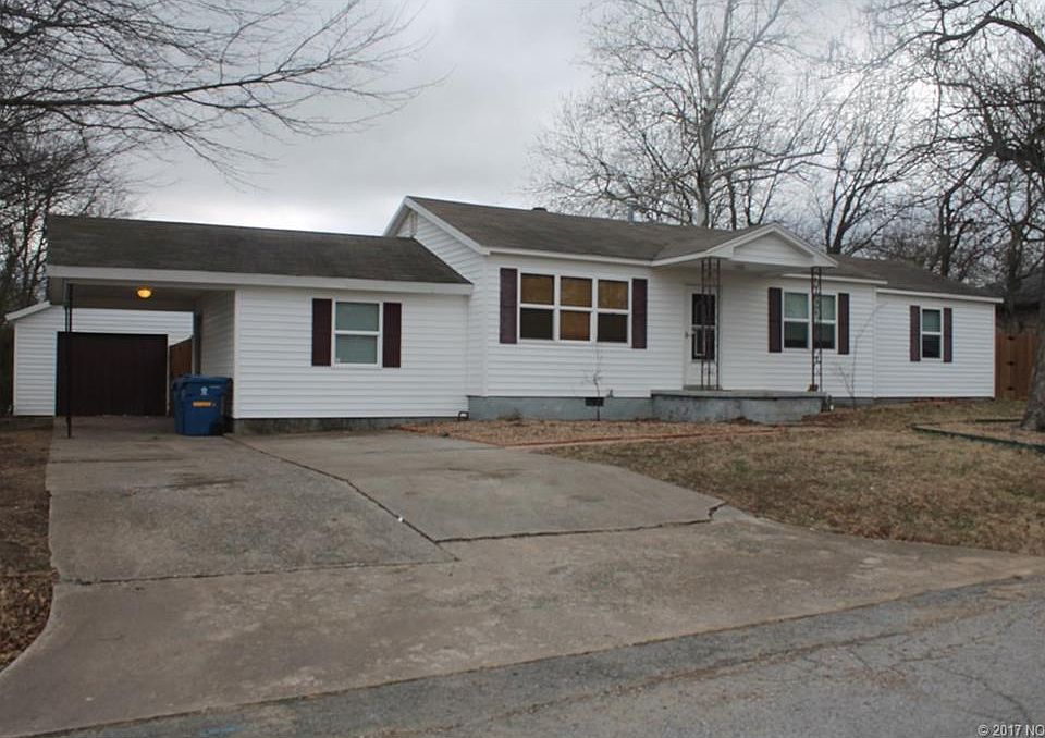 1st image of 210 W Jackson Ave