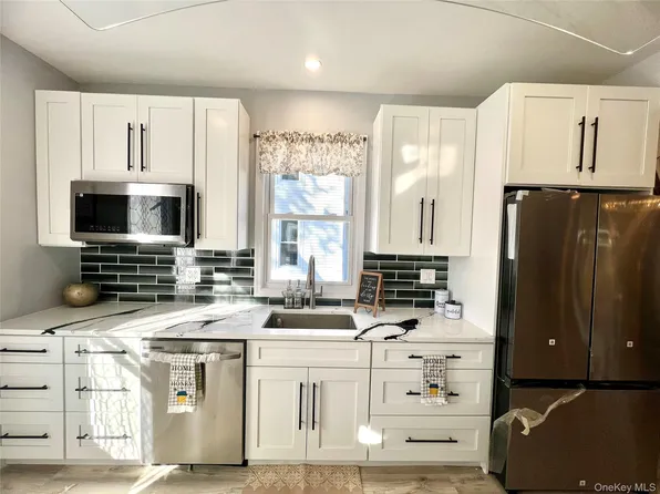 126 W Main St #1, Middletown, NY 10940