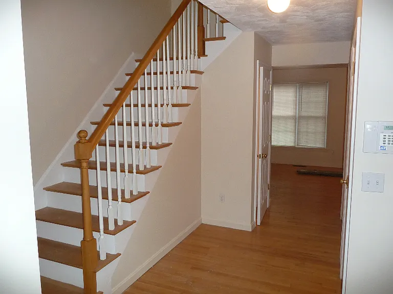 102-104 Pond St — Photo 3