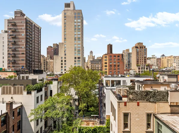 930 Park Avenue image 7 of 17