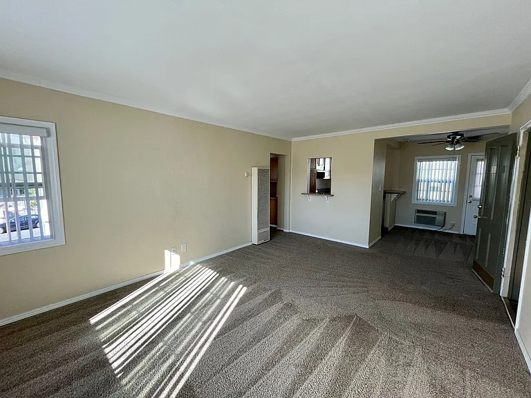 4109 Louisiana St — Photo 4