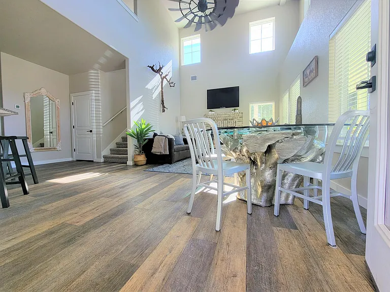 938 N Union Ave — Photo 13