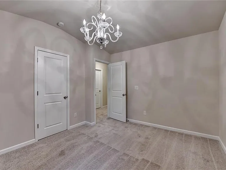 11619 Davenport Ln — Photo 23