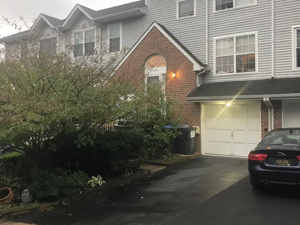 205 Roseman Ct, Newark, DE 19711