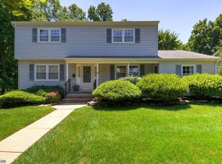 3 Arlyne Dr, Somerville, NJ 08876