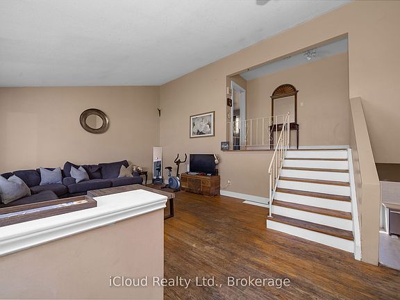 4th image of 32 Mowbray Pl