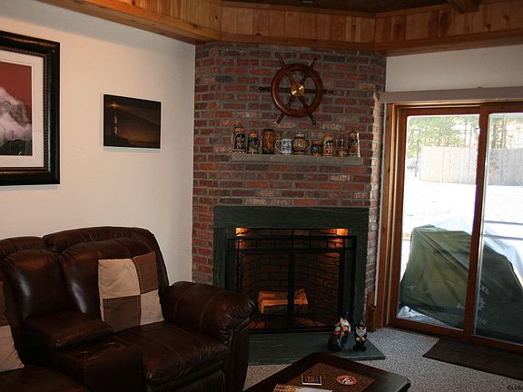 5th image of 7 Tiffany Ln