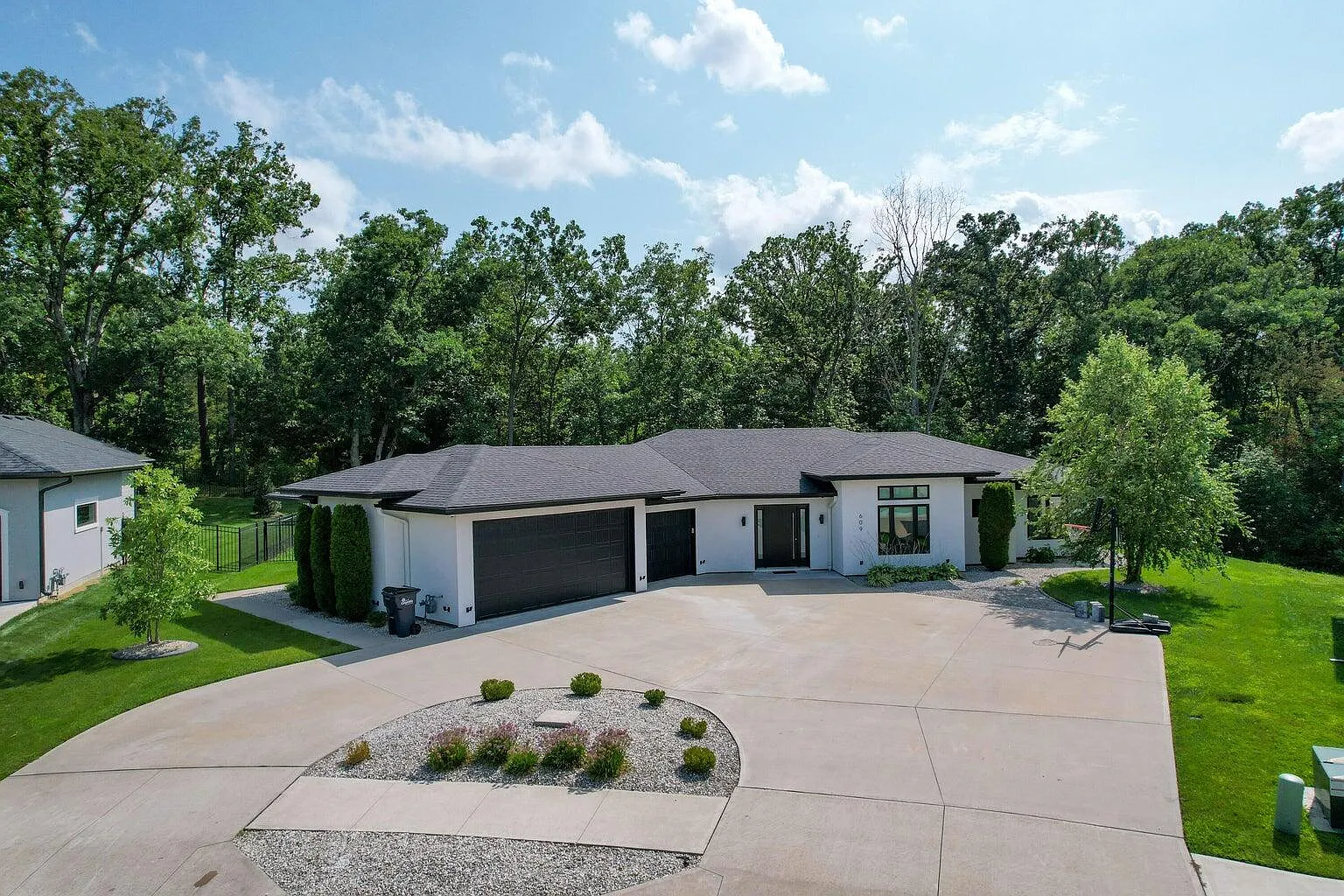 3 bed, 2.0 bath, 2271 sqft, $3,625 — Photo 1