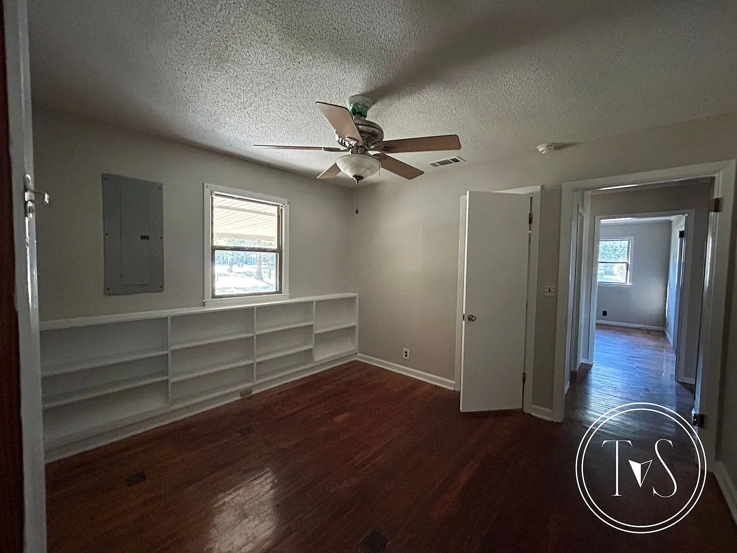 Charming 3-bedroom/2-bathroom home in an established neighborhood! — Photo 4
