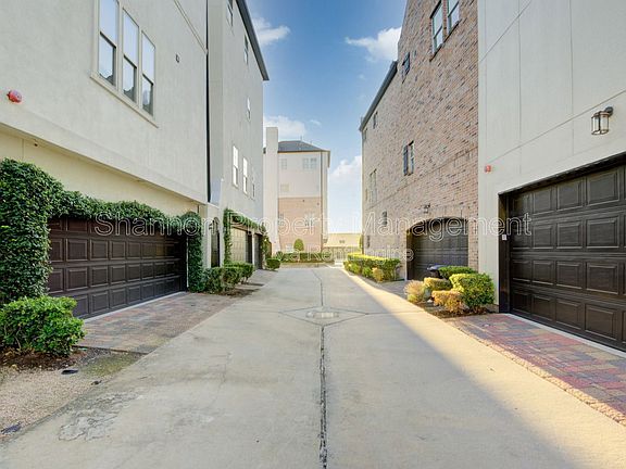 3rd image of 9627 Fannin Sta W