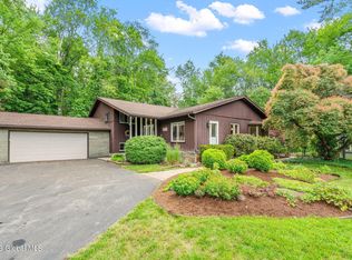 1806 Whispering Pines Way, Schenectady, NY 12303