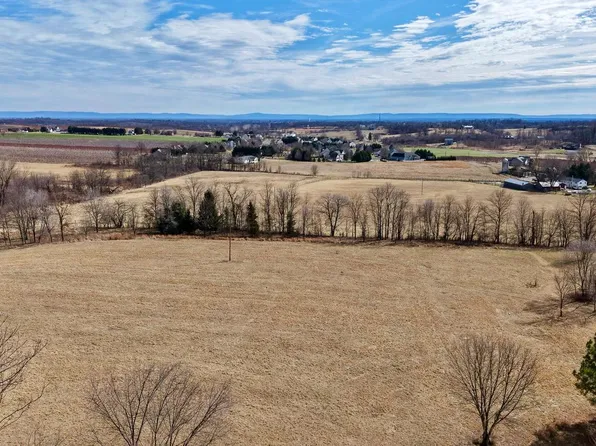 4 Galloway Dr #A, Martinsburg, WV 25403