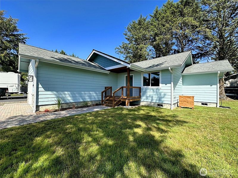 3rd image of 470 Volans Avenue SW