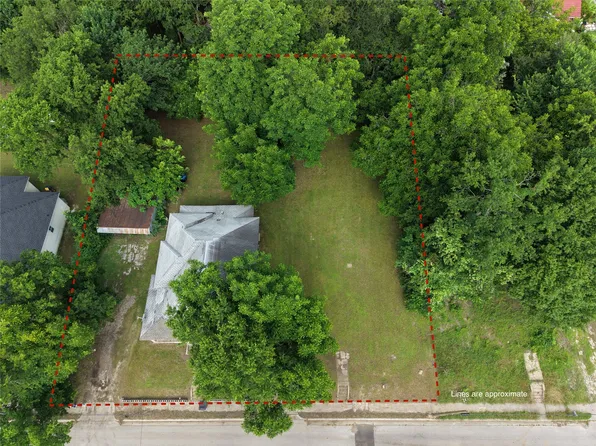 1414 Wesley St, Greenville, TX 75401